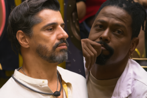 Leandro isolado no quarto após veto no BBB 26.