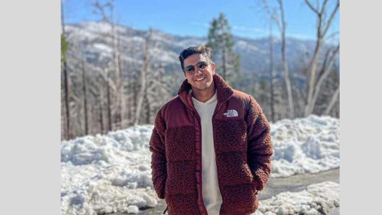 Matheus Silveira, brasileiro deportado ICE, abraça familiares ao desembarcar no aeroporto de Belo Horizonte.