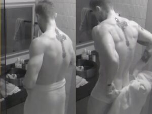 Jonas toma banho nu no BBB26 (Reprodução / Globo)