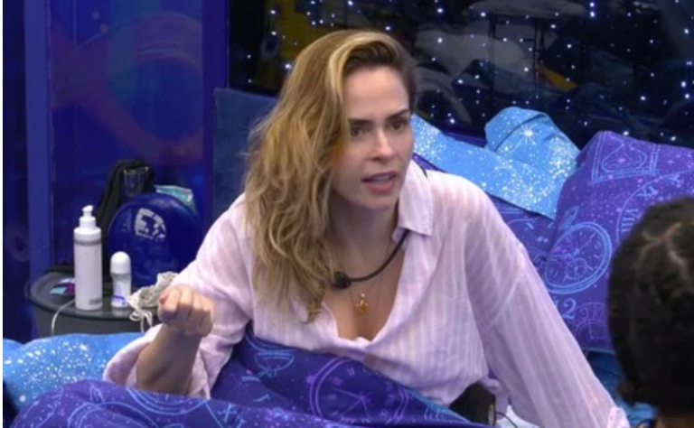 Ana Paula BBB26 conversando estrategicamente com aliadas no quarto.