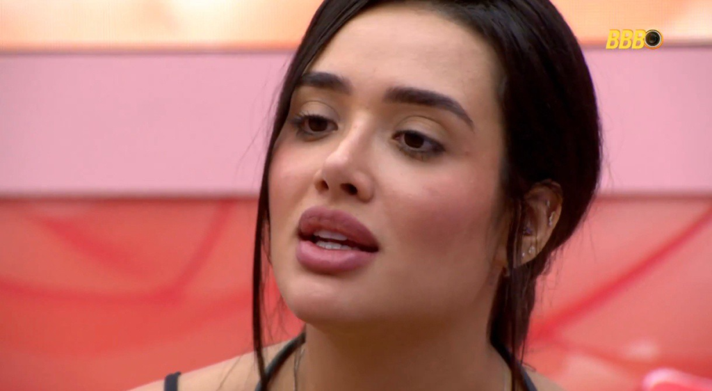Máquina do Poder BBB 26 Jordana: A Reviravolta no Paredão Close-up de Jordana no BBB 26, com expressão pensativa ou falando.