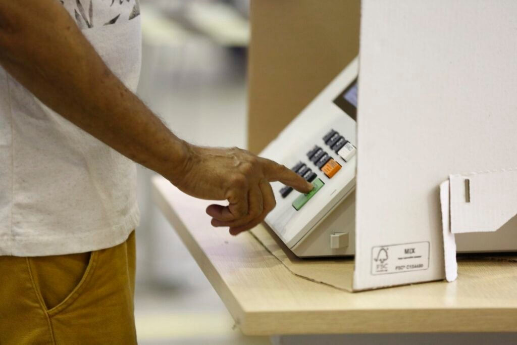Quase 4 em cada 10 eleitores dizem não recordar voto para governador em 2022, indica Datafolha