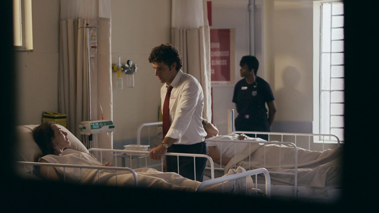 Adriana e Pedro protagonizam reencontro emocionante após atentado em “Quem Ama Cuida”