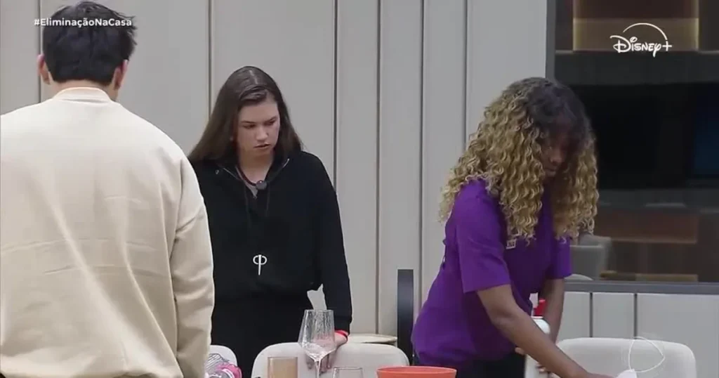 Tensão na Casa do Patrão: Bianca pede a Mari que limpe a mesa e ouve resposta irônica