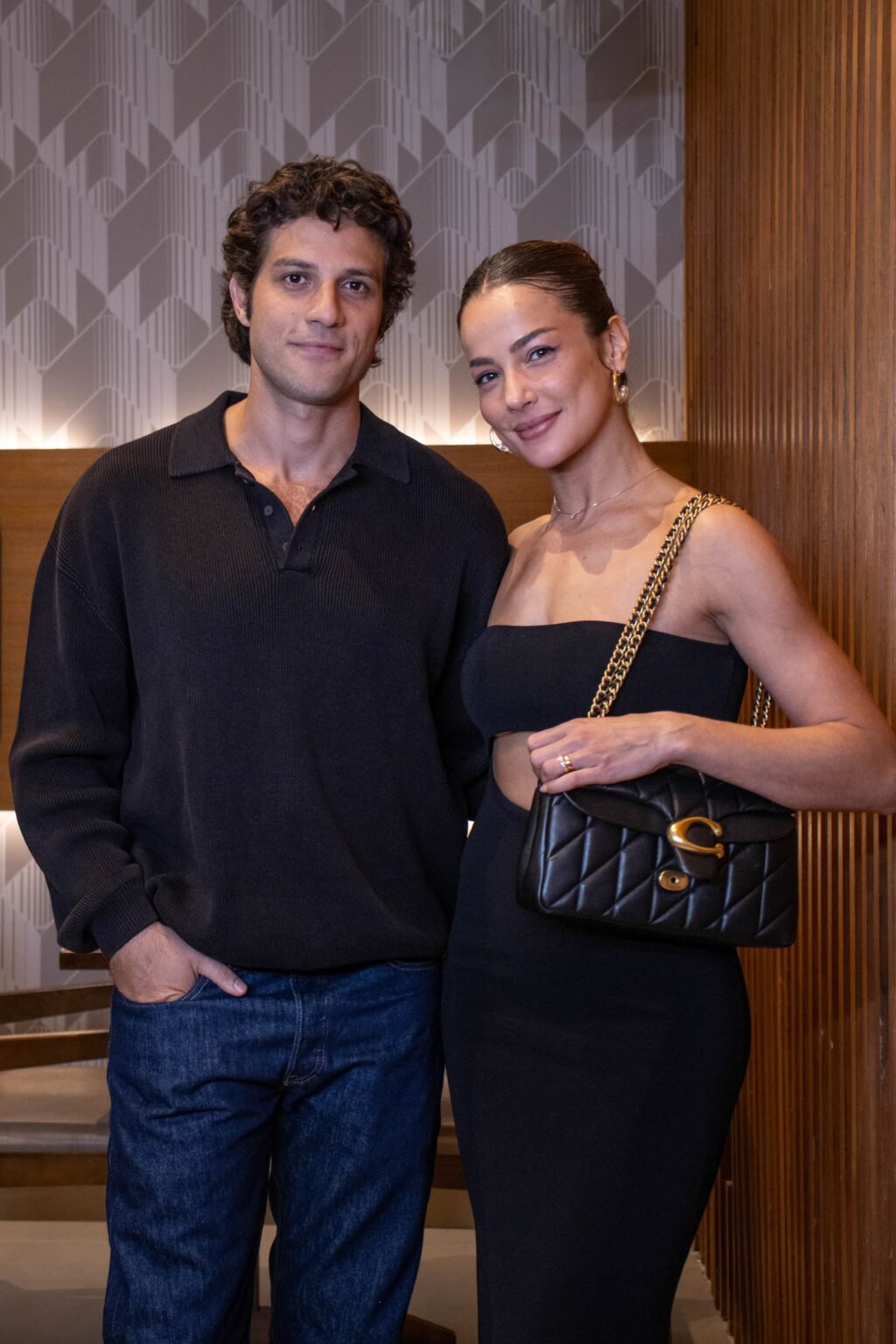 Adriana sai da prisão e encontra Pedro casado com Bruna em “Quem Ama Cuida”