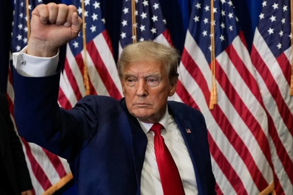 Trump afirma que EUA “não querem comunistas” em discurso atrasado do 4 de Julho