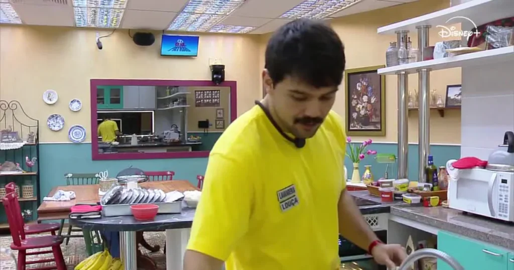 Matheus reclama de louça acumulada e responsabiliza Vivão na Casa do Patrão