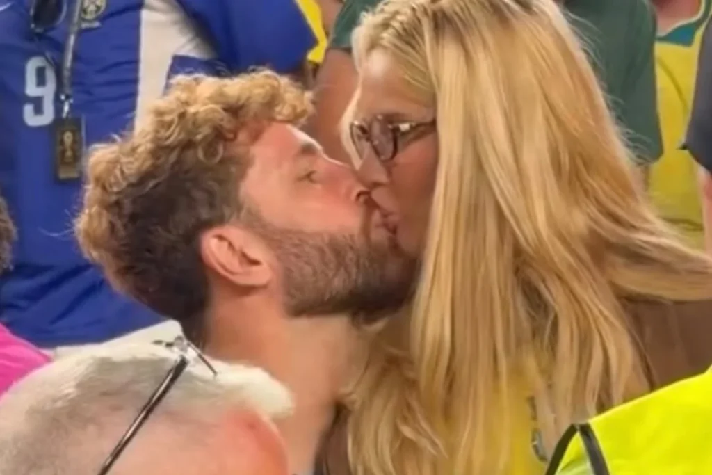 Karoline Lima e Léo Pereira anunciam noivado nas redes sociais