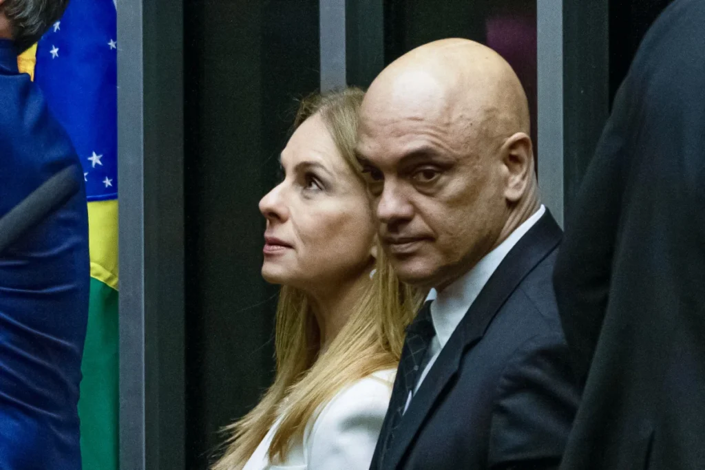 Banco Master pediu parecer ao escritório da família de Alexandre de Moraes sobre captação de fundos de previdência