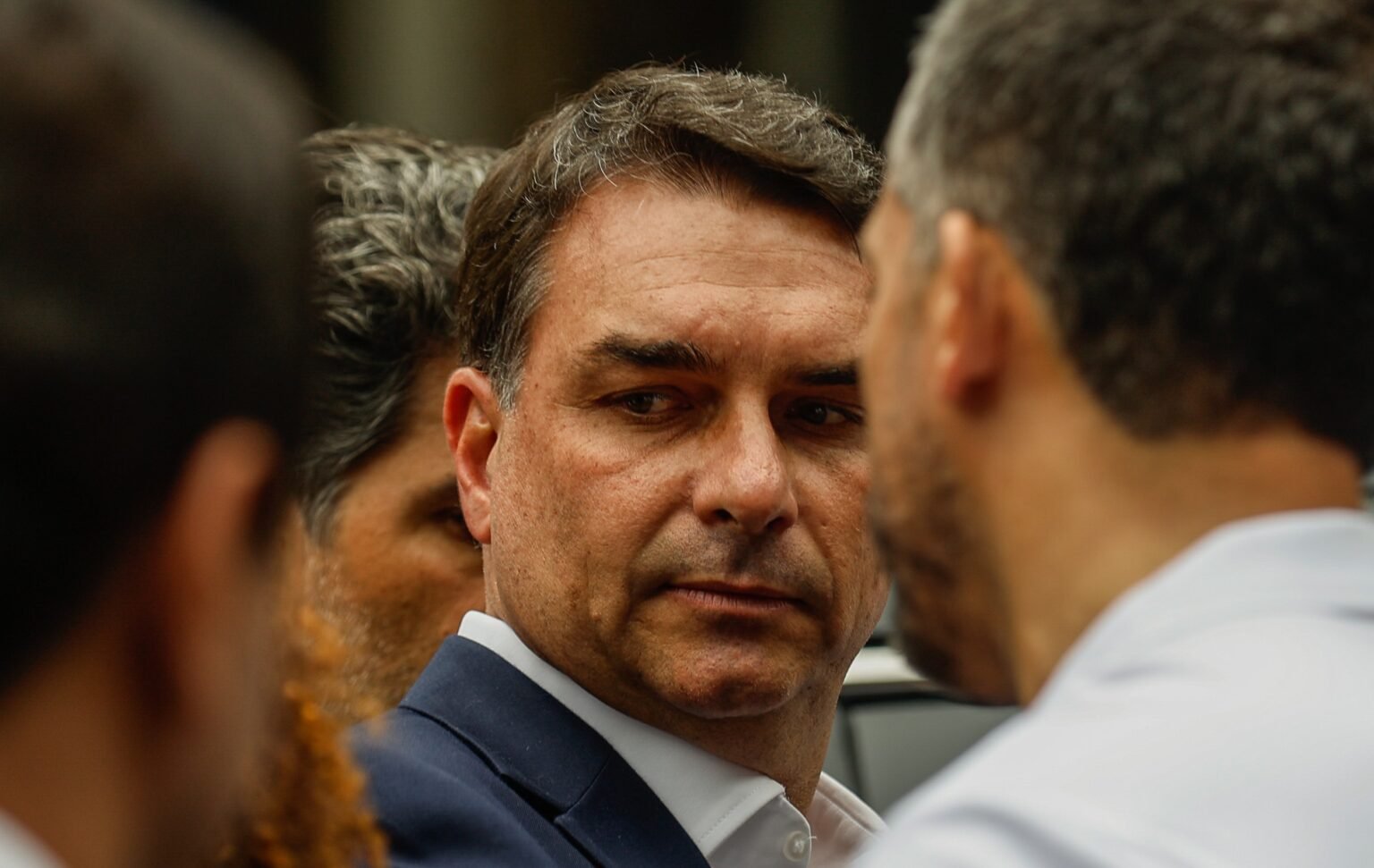 Rejeição a Flávio Bolsonaro atinge 57%, indica Genial/Quaest