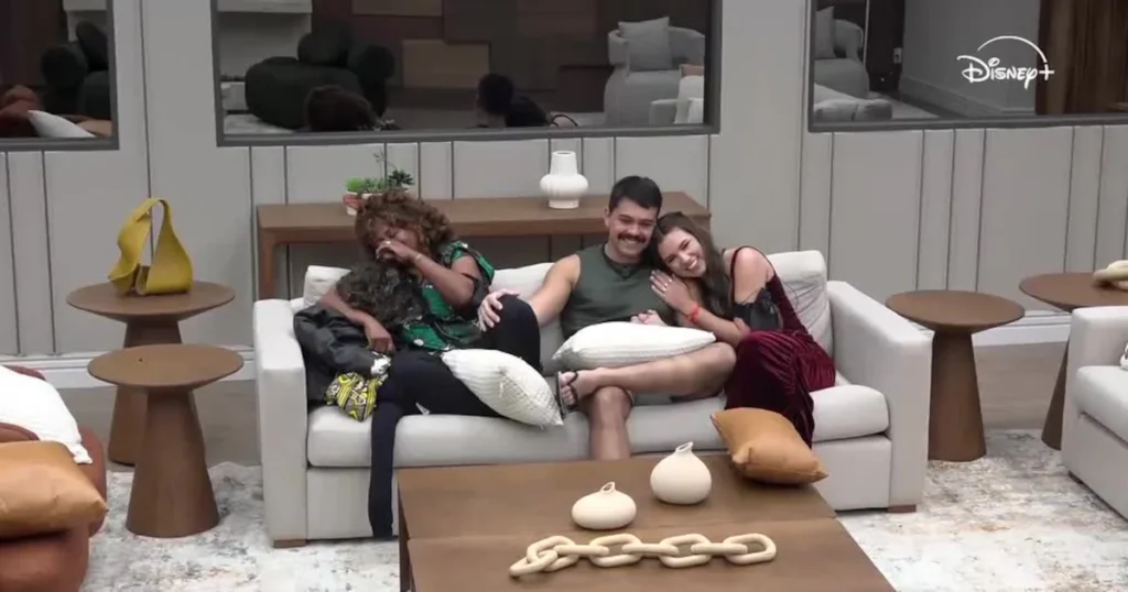Finalistas Matheus, Sheila e Bianca recebem mensagens de ex-participantes e familiares na Casa do Patrão