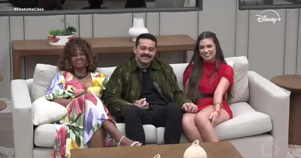 Finalistas relembram recados de familiares e amigos durante programa ao vivo