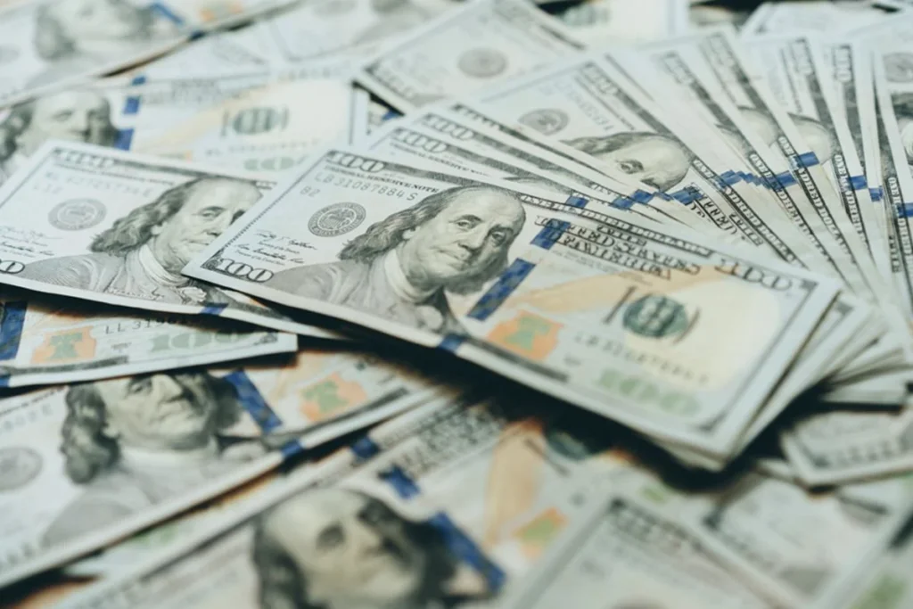 Tarifa de 25% dos EUA impulsiona alta do dólar e derruba Ibovespa em 1,24%