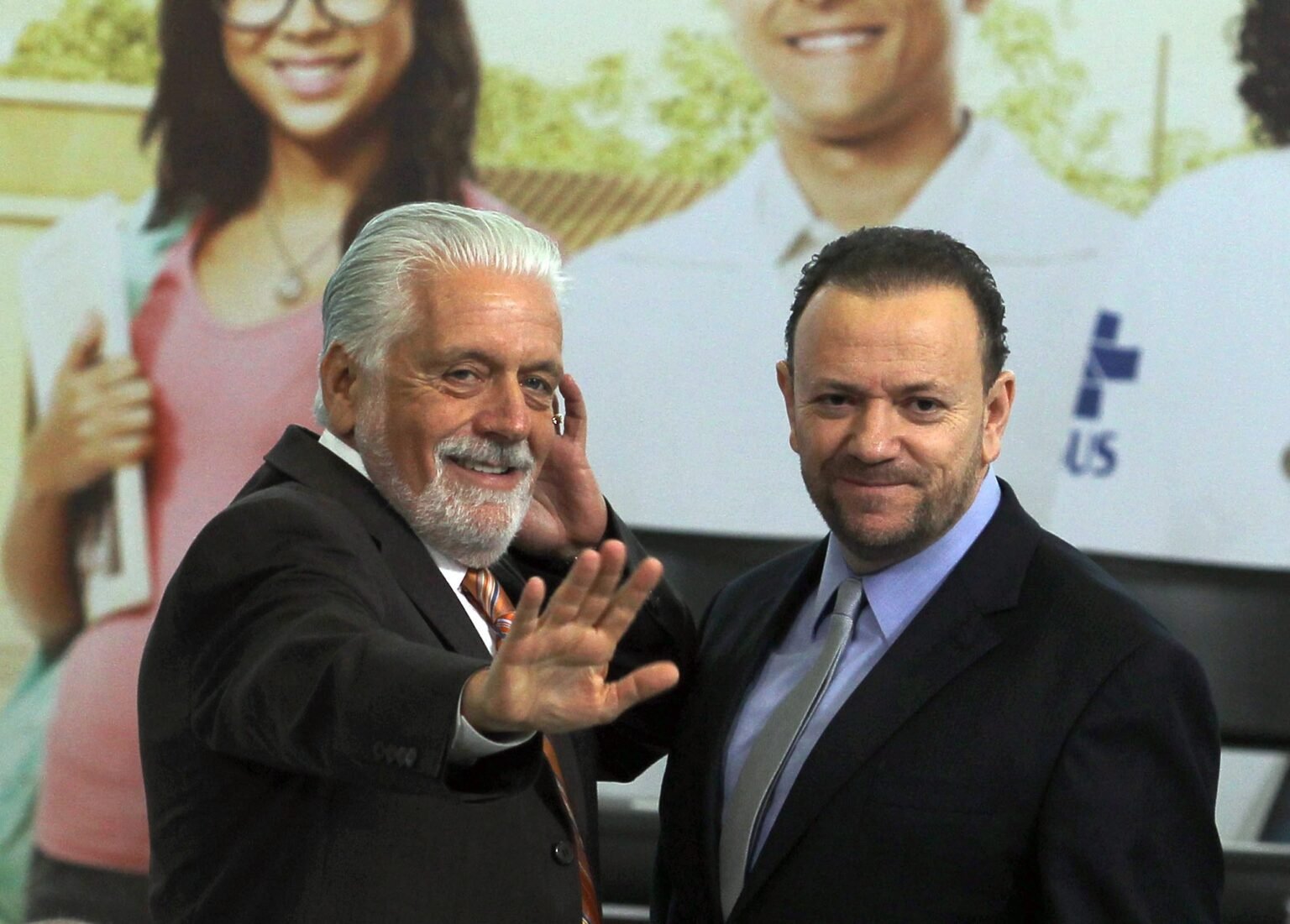 Presidente do PT exalta Jaques Wagner e afirma que senador investigado é “motivo de orgulho”