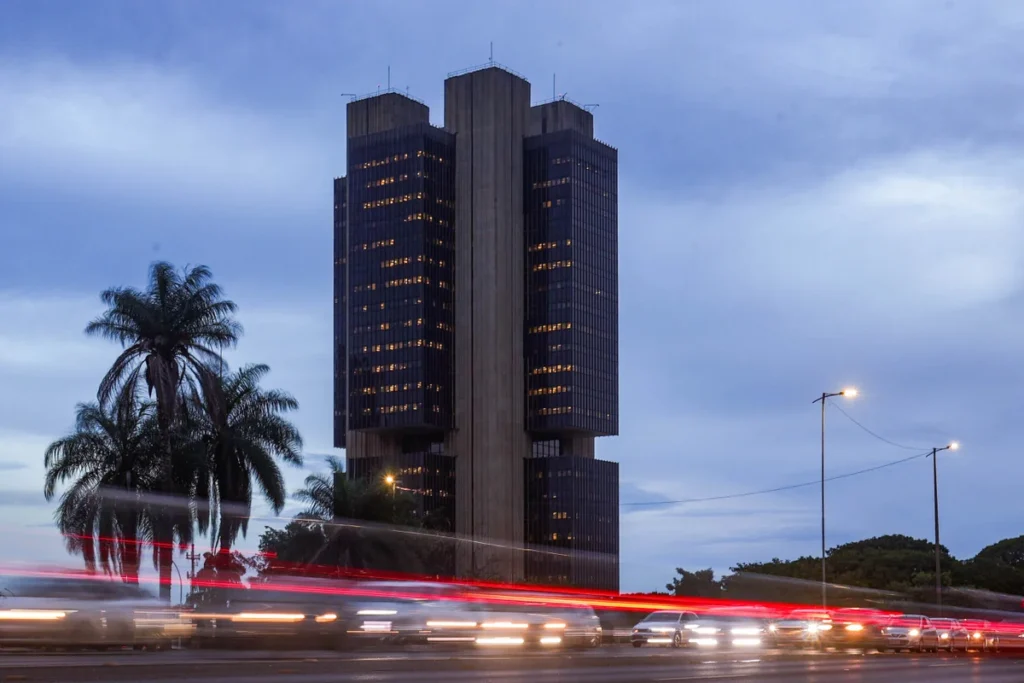 Prévia do PIB avança 0,1% em maio, informa Banco Central