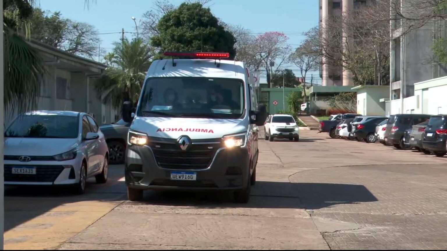 Barco do Macuco Safari vira nas Cataratas; turista holandês morre e passeio é suspenso