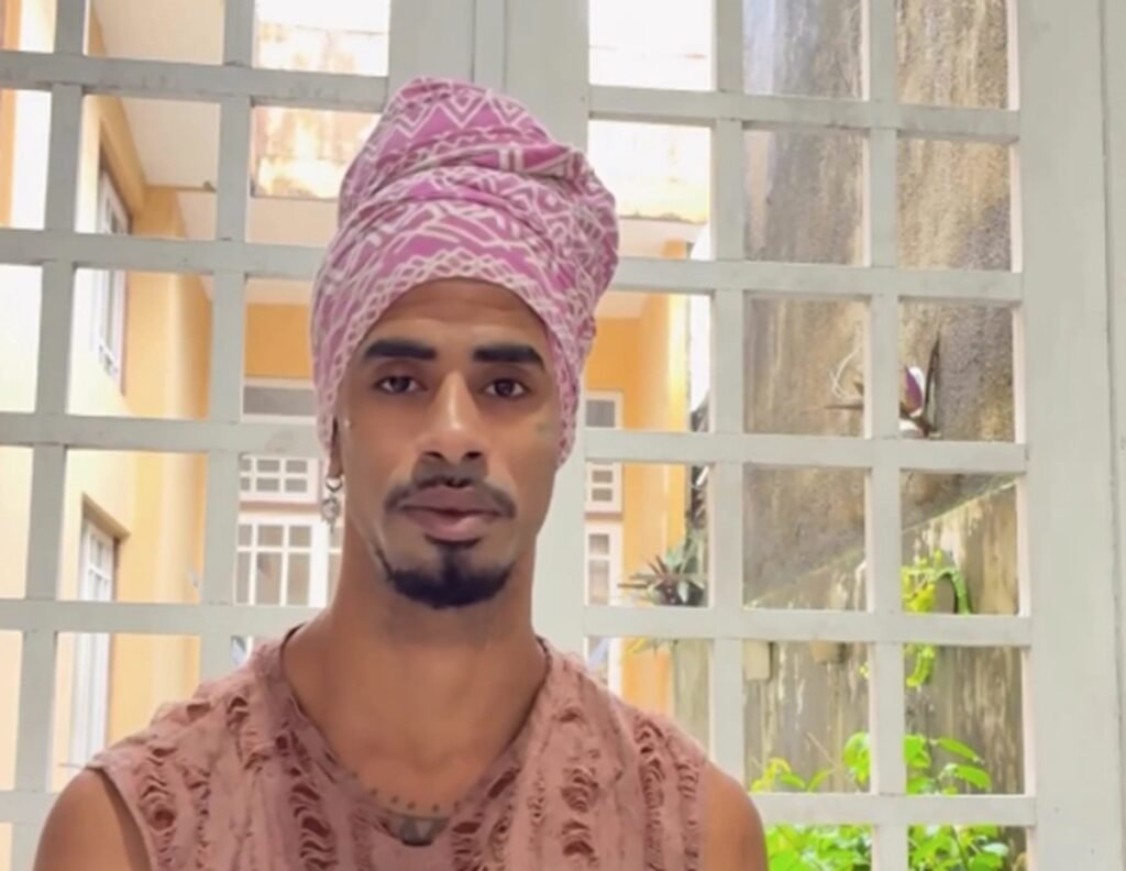 Reação negativa marca vaquinha de R$ 1 milhão lançada pelo cantor Afroito para comprar casa no Recife