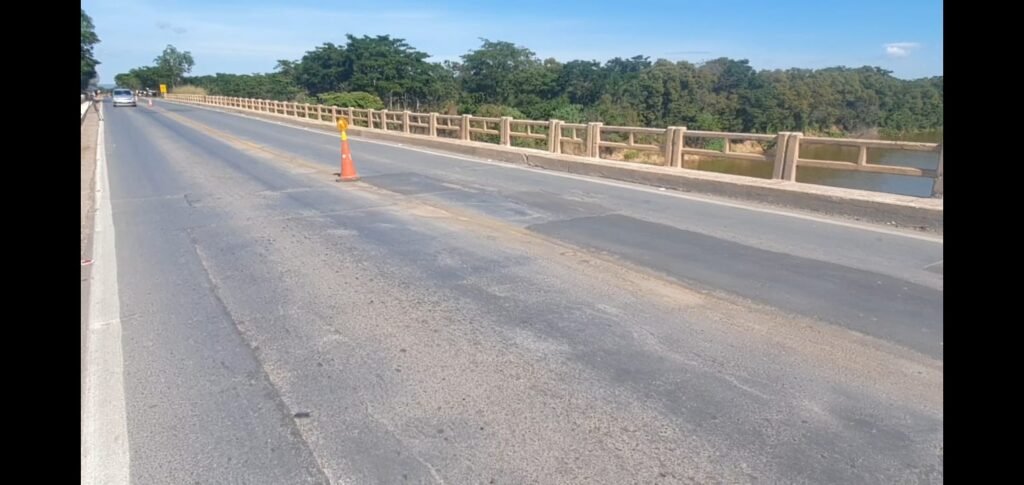 DNIT amplia limite de peso e libera parte do tráfego na ponte da BR-365 sobre o Rio das Velhas