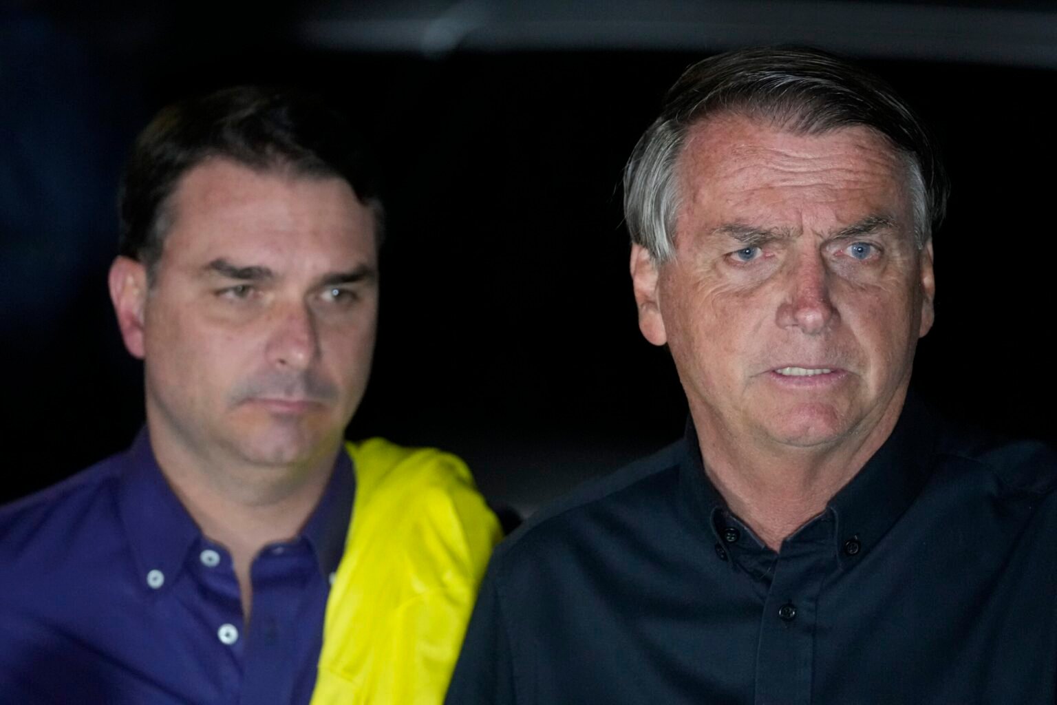 Moraes aciona PGR e dá cinco dias para parecer sobre visitas de Flávio a Bolsonaro