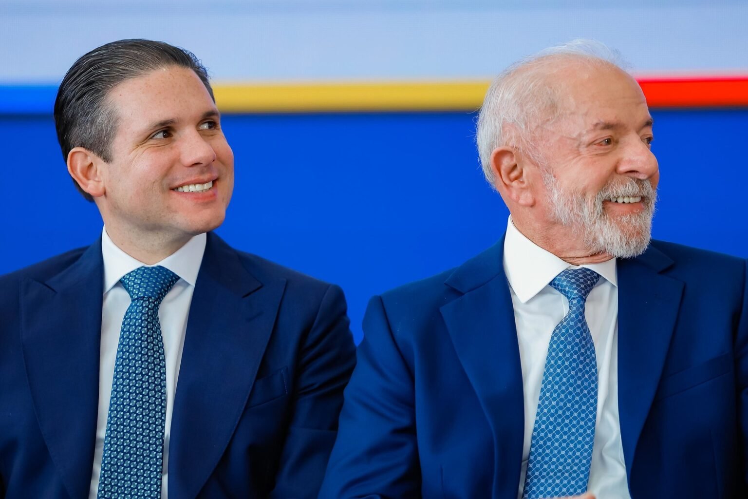 Telefone do Planalto: Lula agradece apoio de Hugo Motta e tenta consolidar alianças na Paraíba