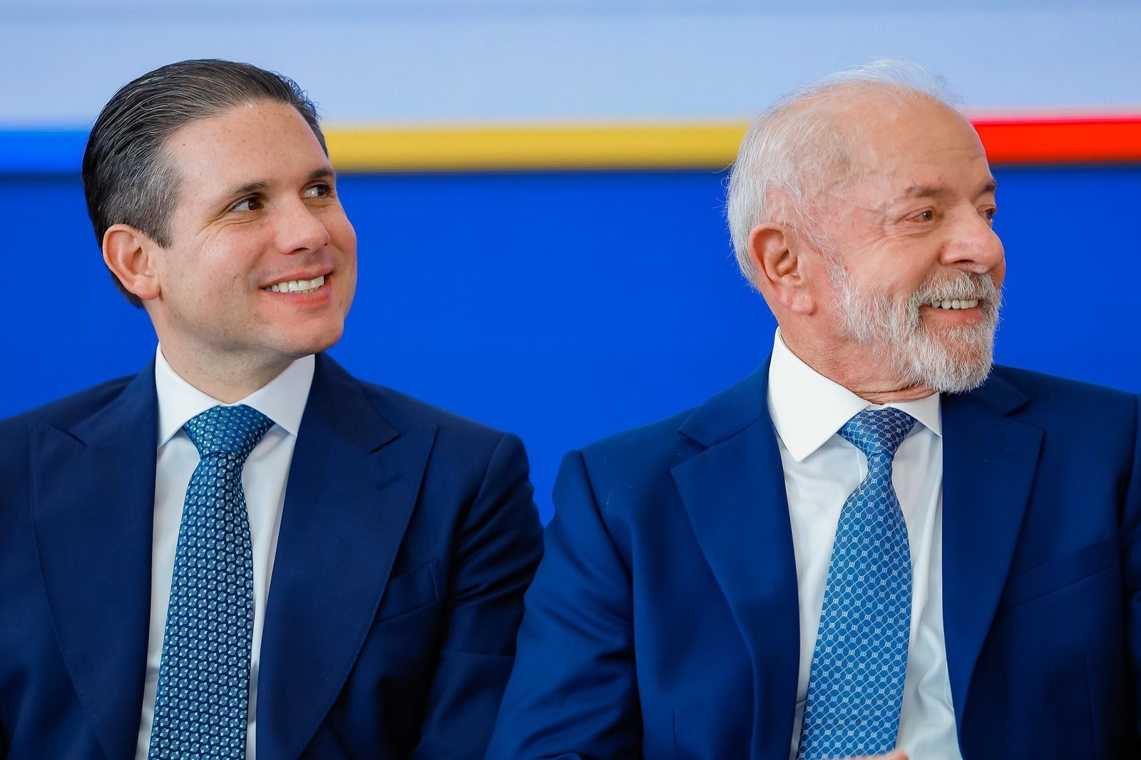 Telefone do Planalto: Lula agradece apoio de Hugo Motta e tenta consolidar alianças na Paraíba - Imagem do artigo