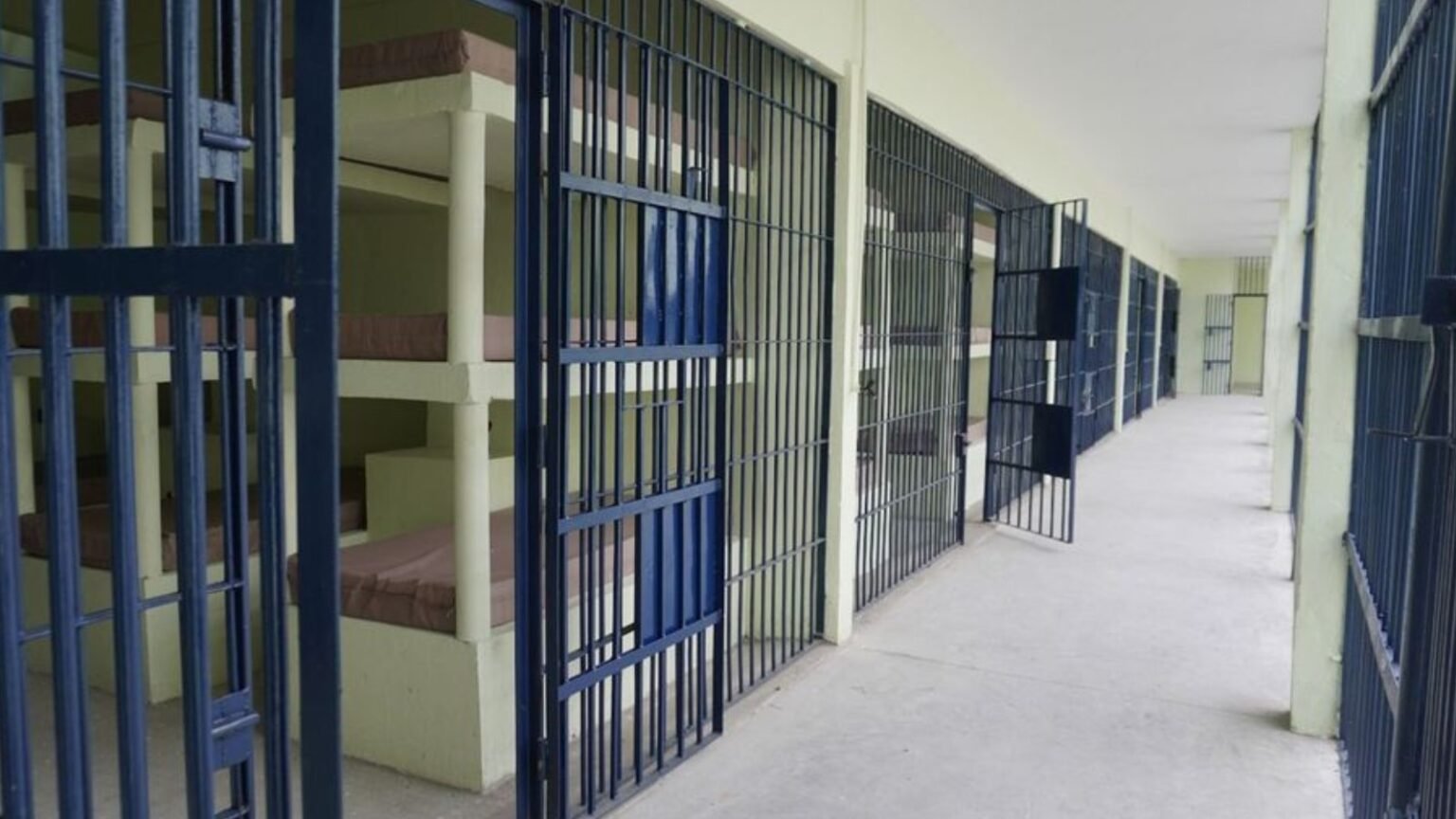 Câmara instala comissão para PEC que reduz maioridade penal, mas votação fica para depois das eleições
