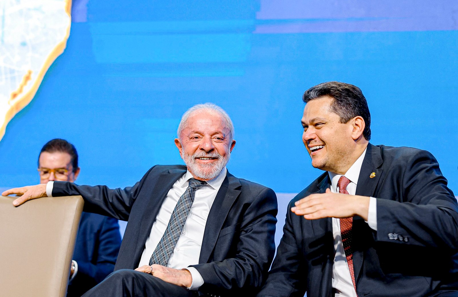 Alcolumbre destrava PECs do governo após reaproximação com Lula, mas votação só deve ocorrer pós-eleição - Imagem do artigo