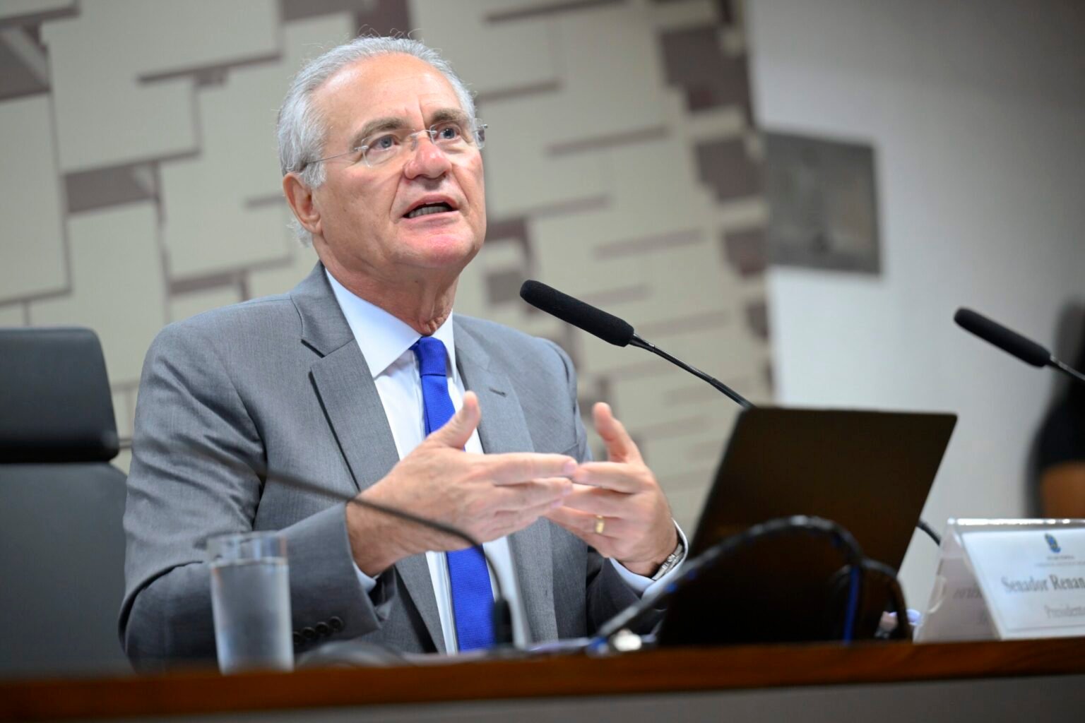 Patrimônio de Renan Calheiros salta 90% e chega a R$ 3,5 milhões na declaração ao TSE para 2026