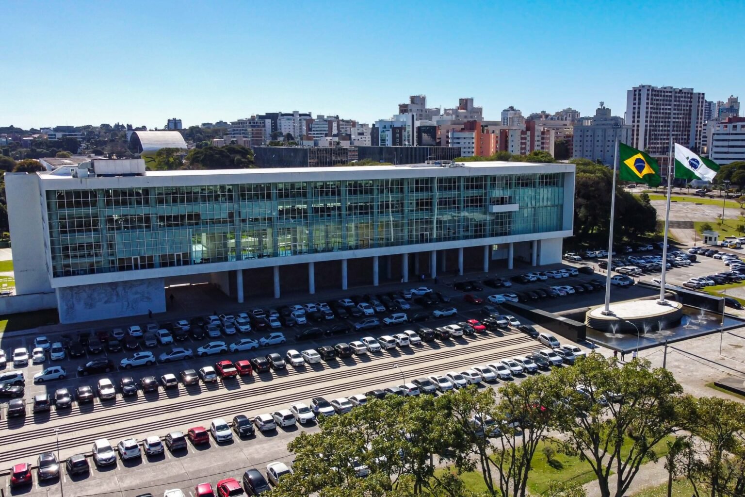 Corrida ao Governo do Paraná espalha candidatos pelo estado no 6º dia oficial de campanha