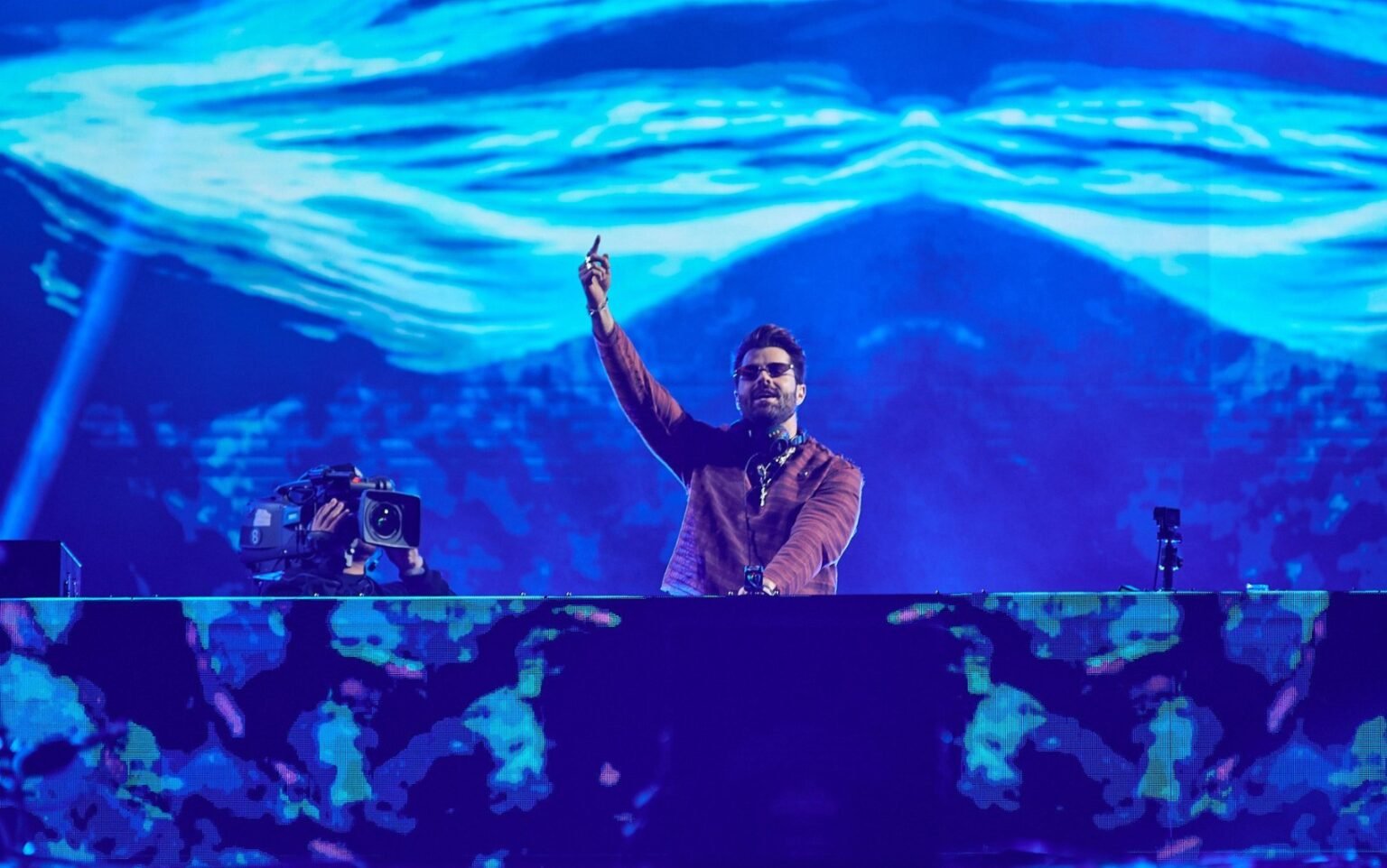 Doação de cachê e homenagem marcam retorno de Alok à Festa do Peão de Barretos