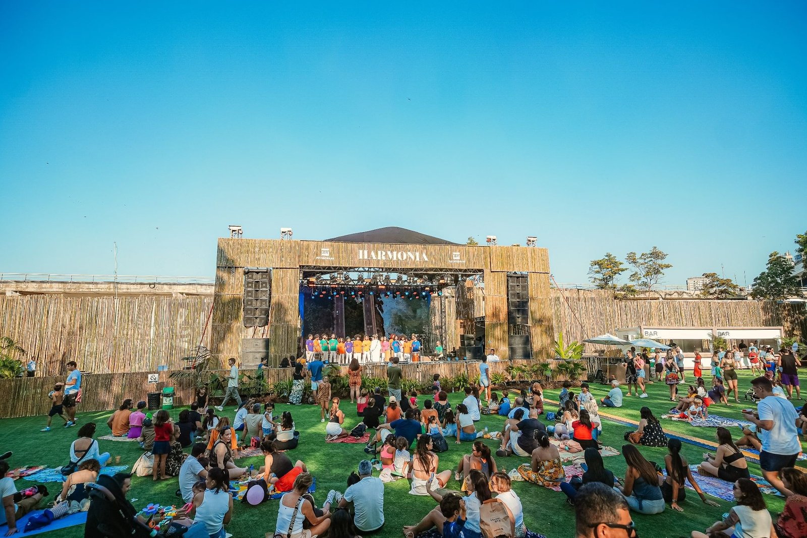 Fim de semana no Rio tem maratona de festivais gratuitos, samba na Lapa e estreias no teatro - Imagem do artigo