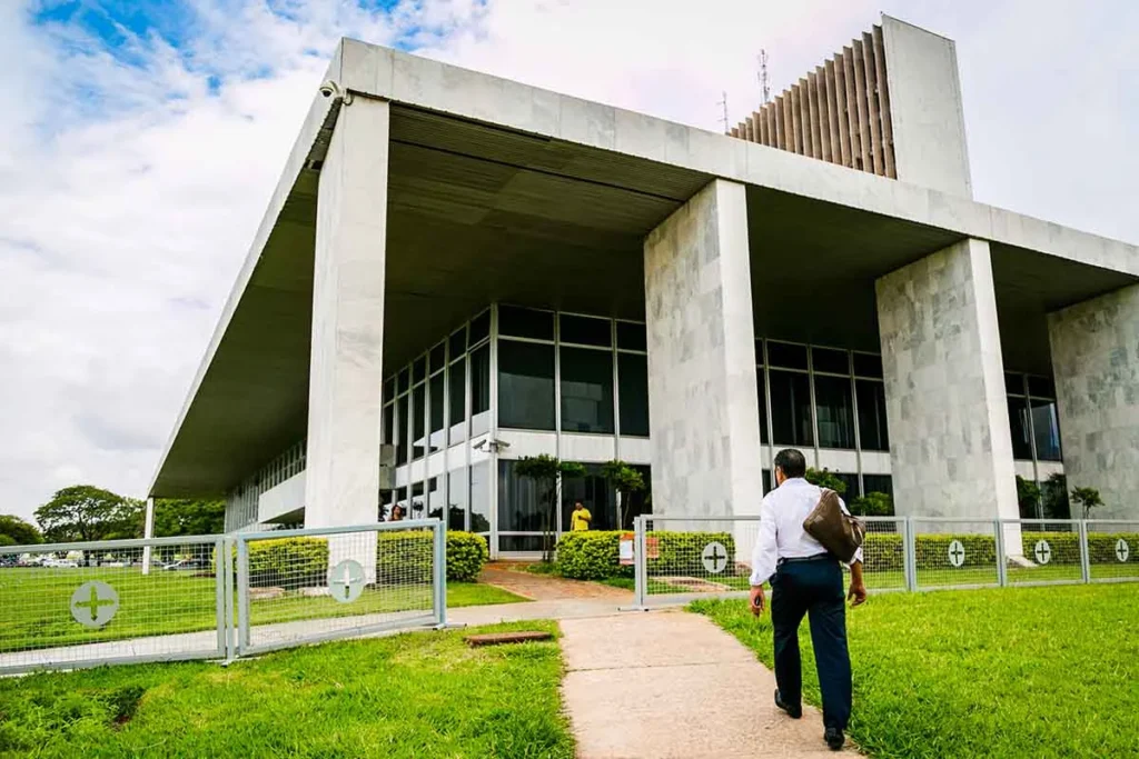 Domingo de campanha: veja onde os candidatos ao GDF vão estar ao longo do dia