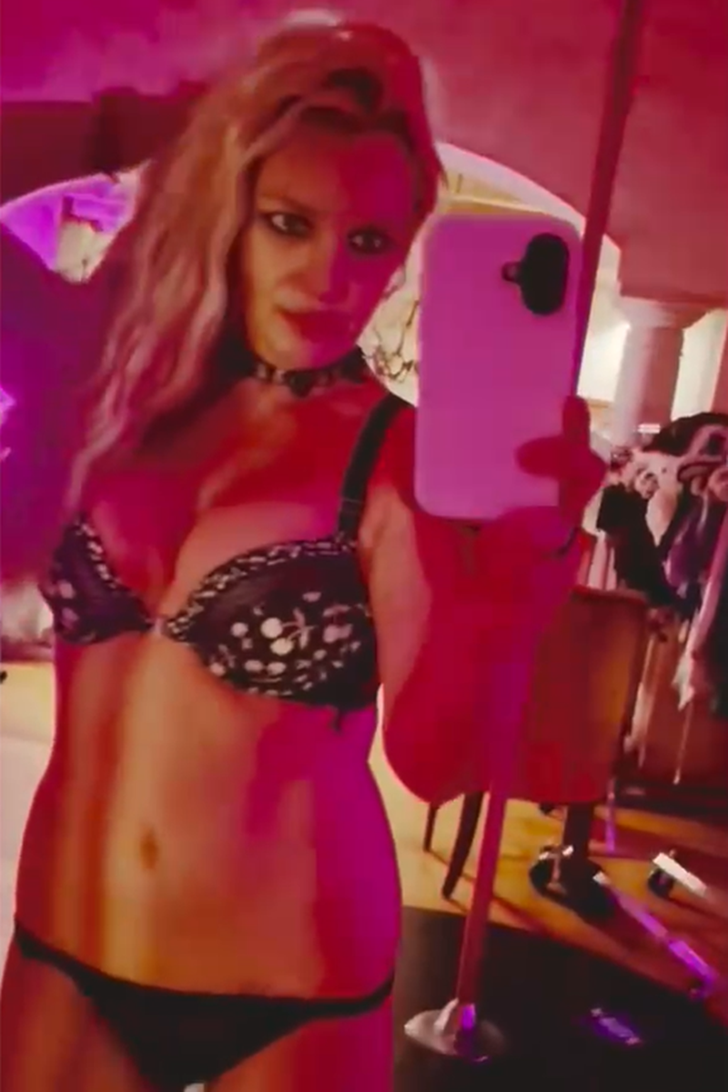 Britney Spears conta que era forçada pelo pai a receber até 70 fãs por vez e relata traumas - Imagem do artigo original