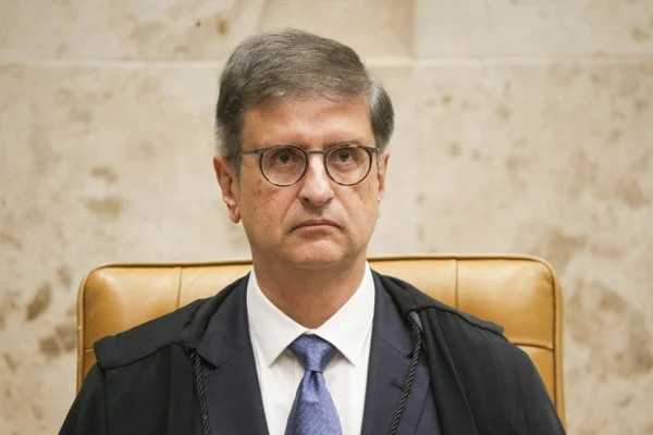 MP Eleitoral abre investigação sobre suposto uso de ônibus escolares em ato de campanha de Celina Leão - Imagem do artigo original