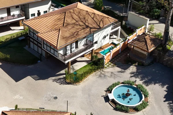 PF aponta Cláudio Castro como dono de fato de mansão onde planejou adega de R$ 245 mil - Imagem do artigo original
